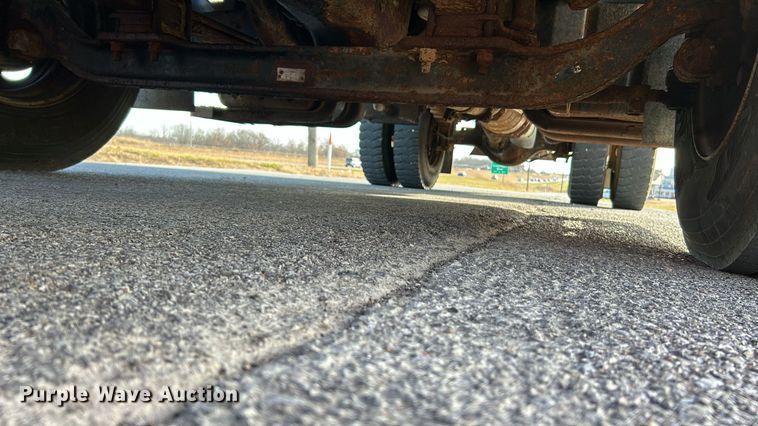 image for item NE9666 2009 GMC C7500 dump truck