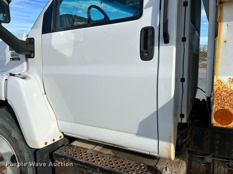 image for item NE9666 2009 GMC C7500 dump truck