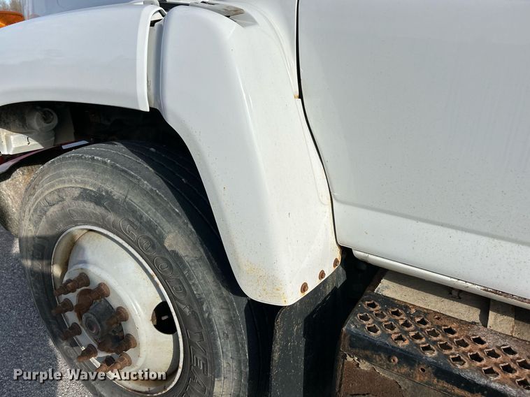 image for item NE9666 2009 GMC C7500 dump truck