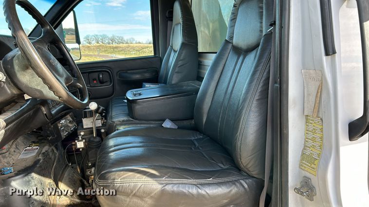 image for item NE9666 2009 GMC C7500 dump truck