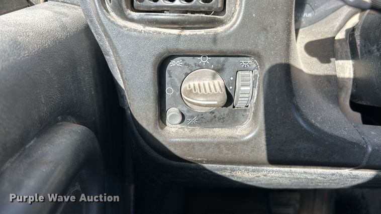 image for item NE9666 2009 GMC C7500 dump truck