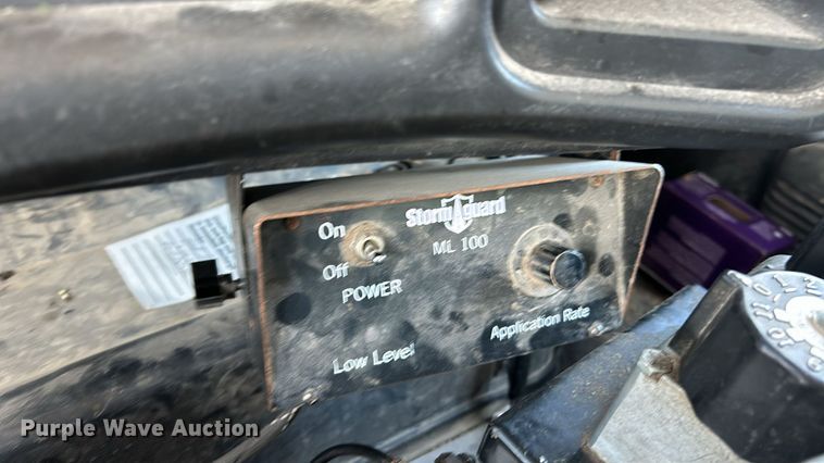 image for item NE9666 2009 GMC C7500 dump truck