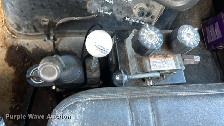 image for item NE9666 2009 GMC C7500 dump truck