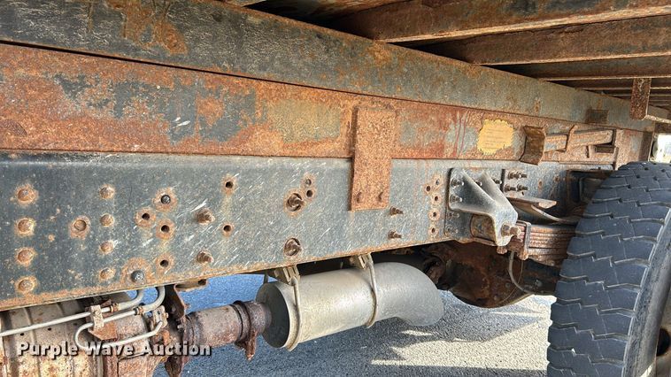 image for item NE9666 2009 GMC C7500 dump truck