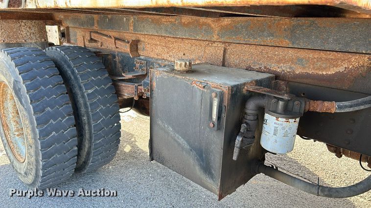 image for item NE9666 2009 GMC C7500 dump truck