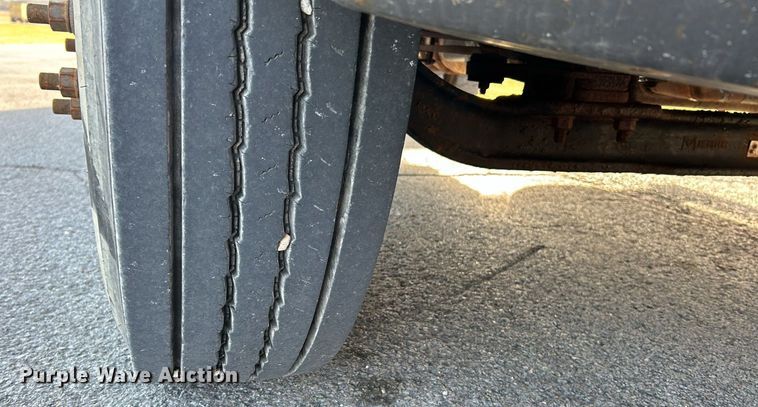 image for item NE9666 2009 GMC C7500 dump truck