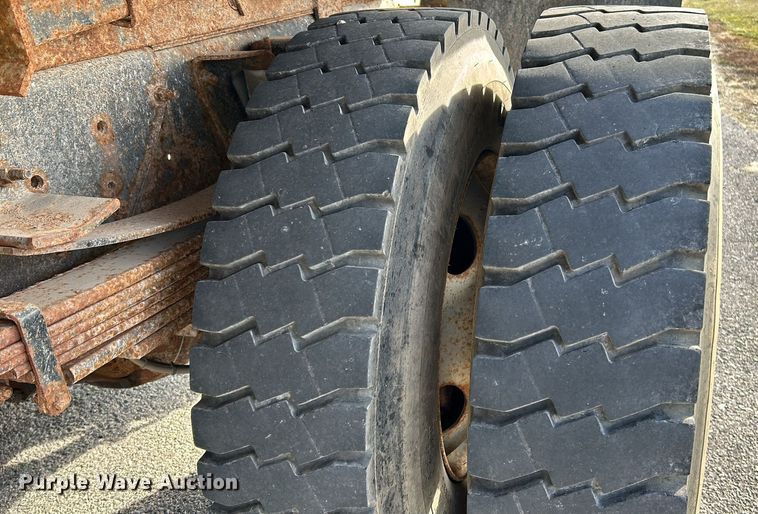 image for item NE9666 2009 GMC C7500 dump truck