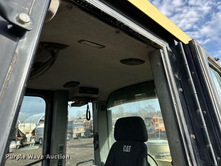 image for item NL9320 2006 Caterpillar 953C  track loader