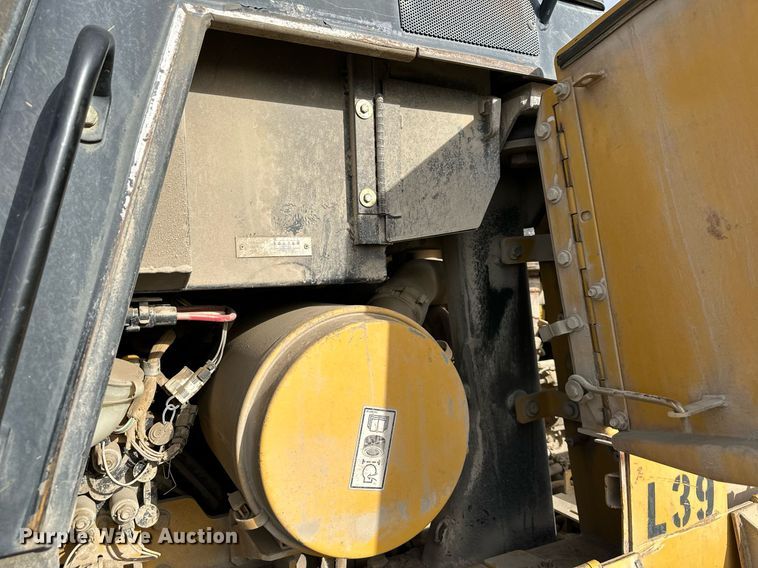 image for item NL9320 2006 Caterpillar 953C  track loader