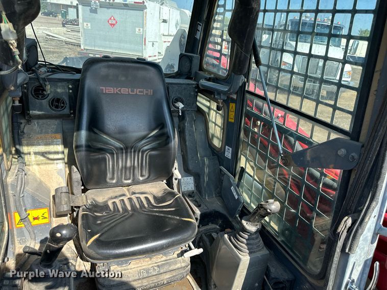 image for item NL9323 2015 Takeuchi  TL10 tracked skid steer loader