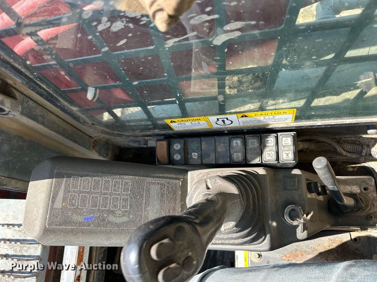 image for item NL9323 2015 Takeuchi  TL10 tracked skid steer loader