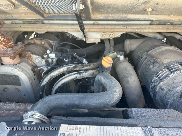 image for item NL9323 2015 Takeuchi  TL10 tracked skid steer loader