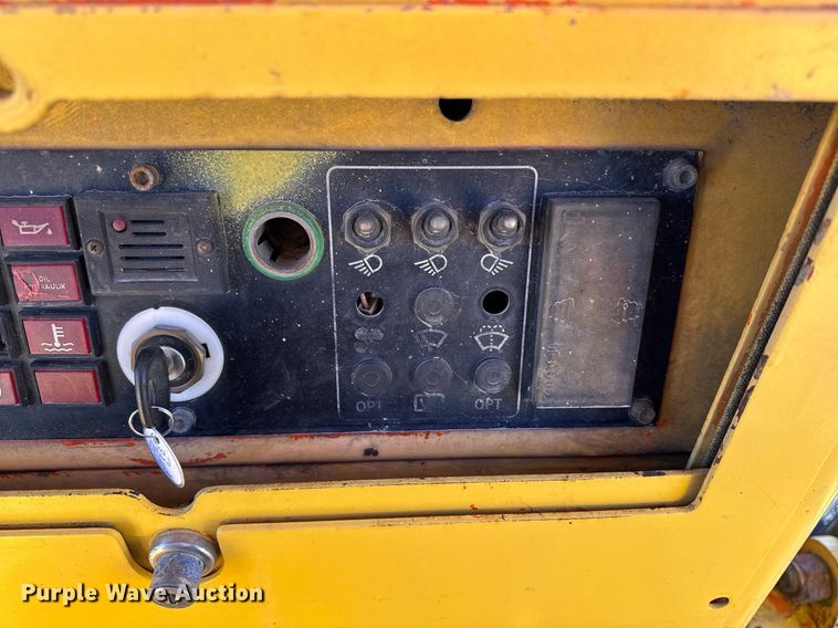 image for item NM9183 1998 Fiat-Allis FD80  dozer