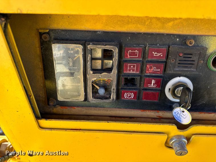 image for item NM9183 1998 Fiat-Allis FD80  dozer