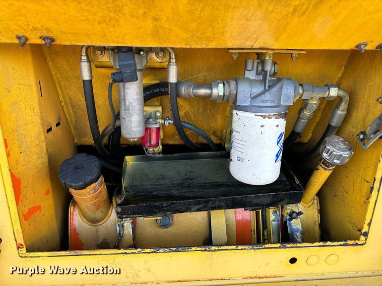 image for item NM9183 1998 Fiat-Allis FD80  dozer