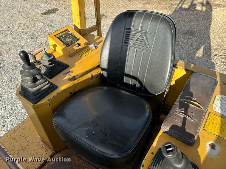 image for item NM9184 1989 Fiat-Allis FL10E Turbo  track loader