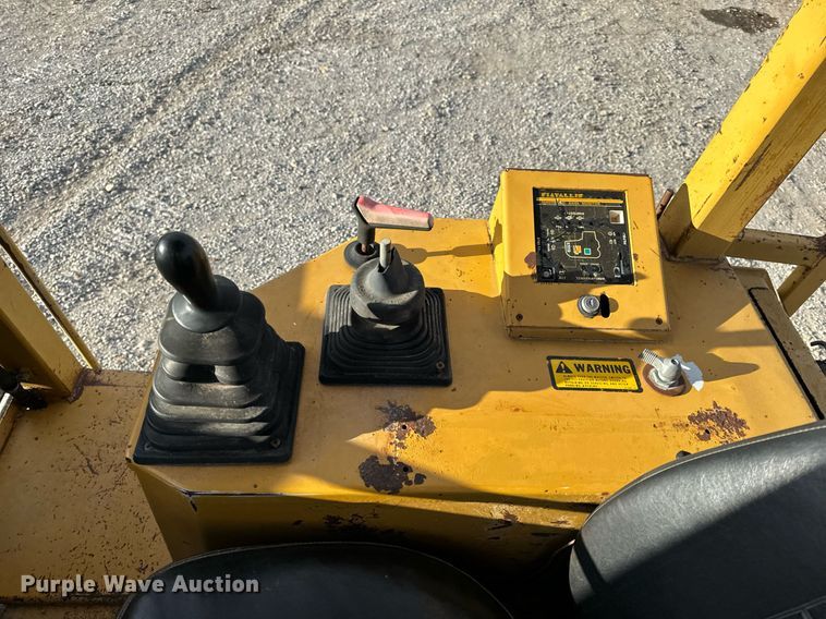 image for item NM9184 1989 Fiat-Allis FL10E Turbo  track loader