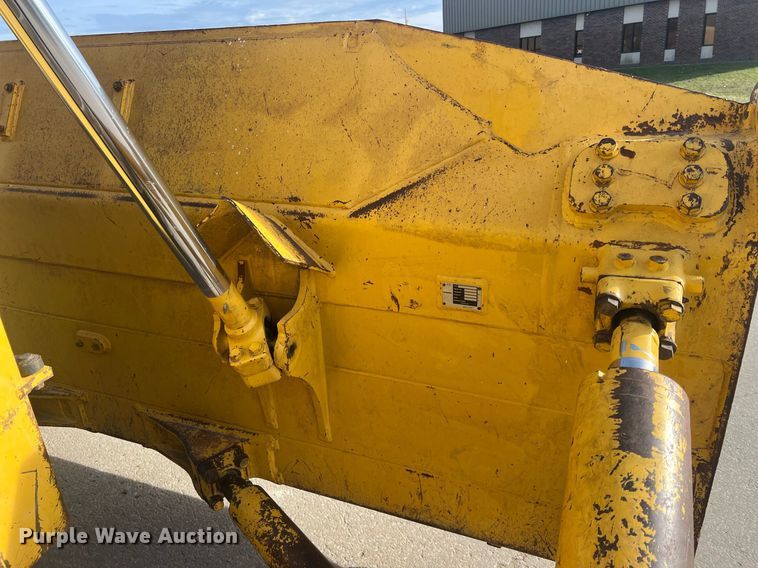 image for item NN9351 2017 Komatsu D65EX-18  dozer