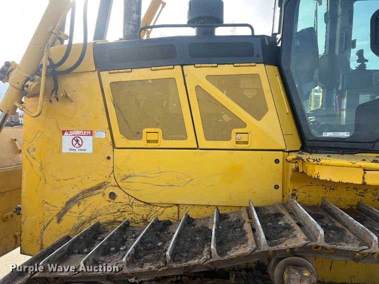 image for item NN9351 2017 Komatsu D65EX-18  dozer