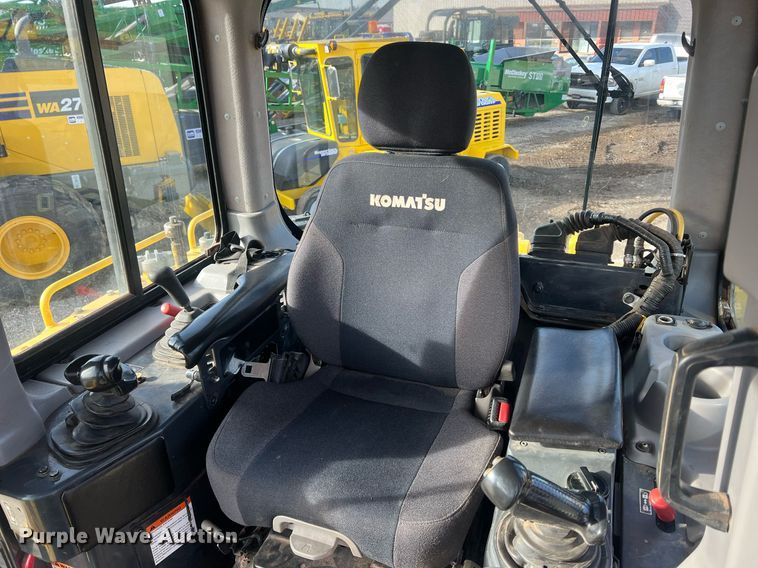 image for item NN9351 2017 Komatsu D65EX-18  dozer