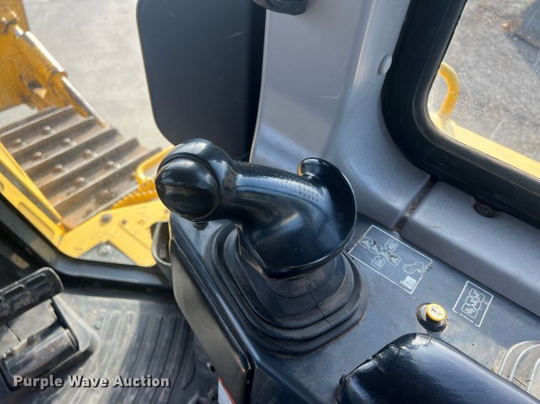 image for item NN9351 2017 Komatsu D65EX-18  dozer