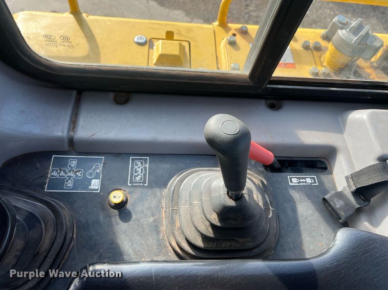 image for item NN9351 2017 Komatsu D65EX-18  dozer