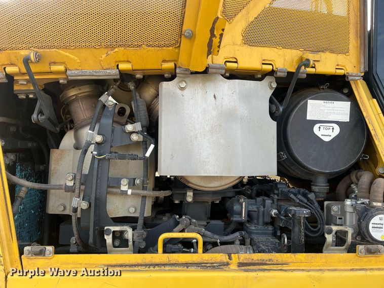 image for item NN9351 2017 Komatsu D65EX-18  dozer