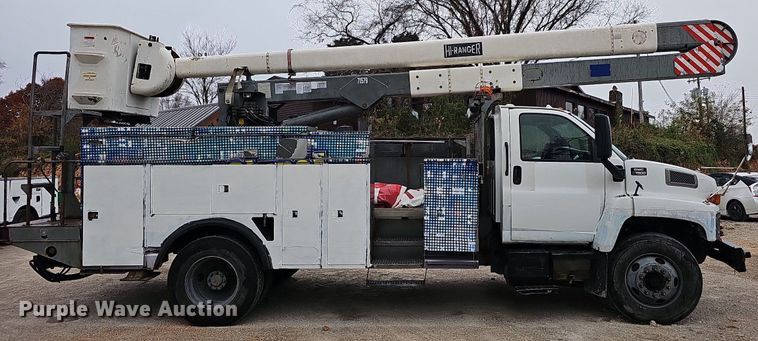 image for item NP9121 2005 GMC C7500  bucket truck
