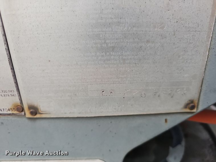 image for item NP9121 2005 GMC C7500  bucket truck