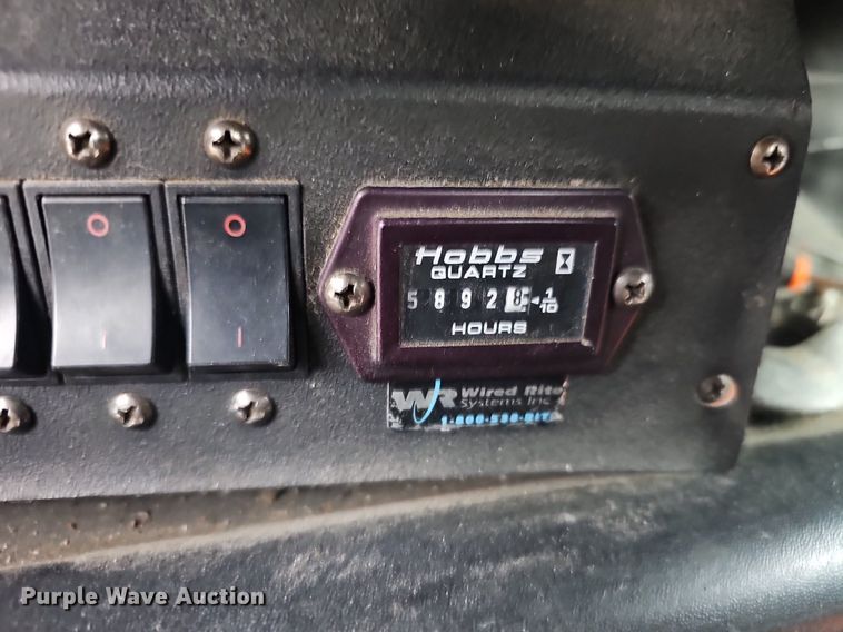 image for item NP9121 2005 GMC C7500  bucket truck