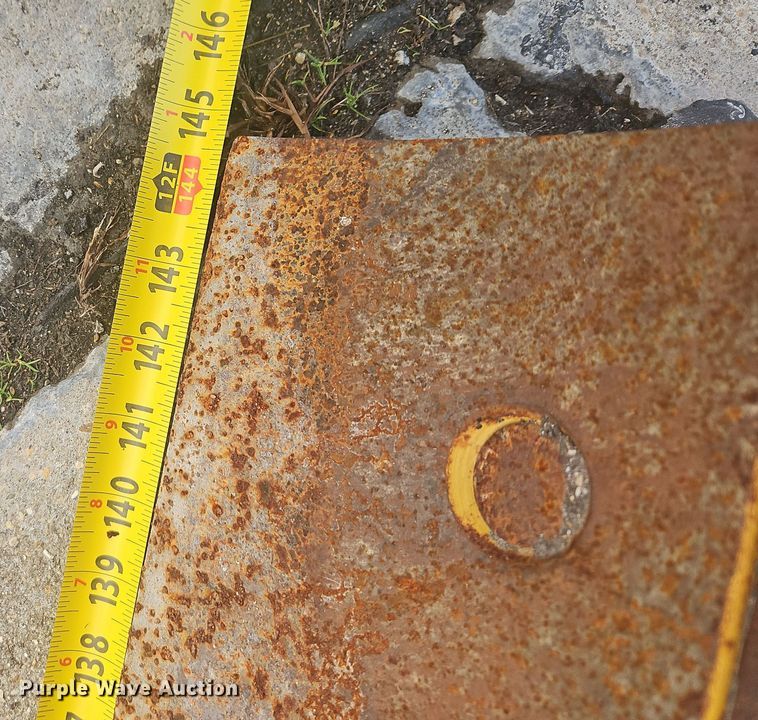 image for item NZ9097 1994 John Deere 570B  motor grader