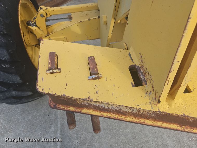 image for item NZ9097 1994 John Deere 570B  motor grader