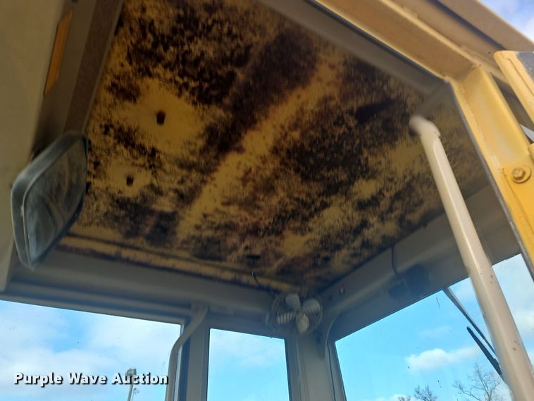 image for item NZ9097 1994 John Deere 570B  motor grader