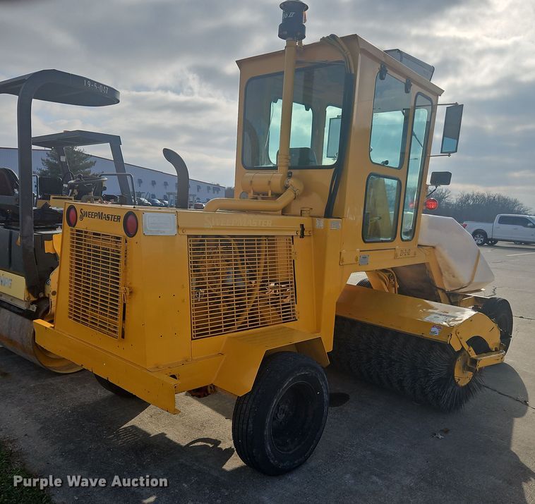 image for item NZ9099 Waldon Sweepmaster 250  broom