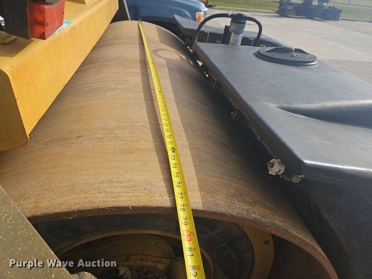 image for item NZ9102 2008 Hypac C778B  double drum vibratory roller