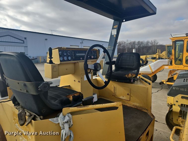 image for item NZ9102 2008 Hypac C778B  double drum vibratory roller