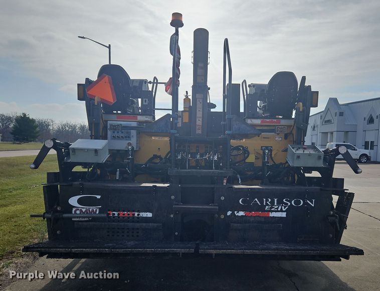 image for item NZ9106 2011 Volvo PF6110 paver