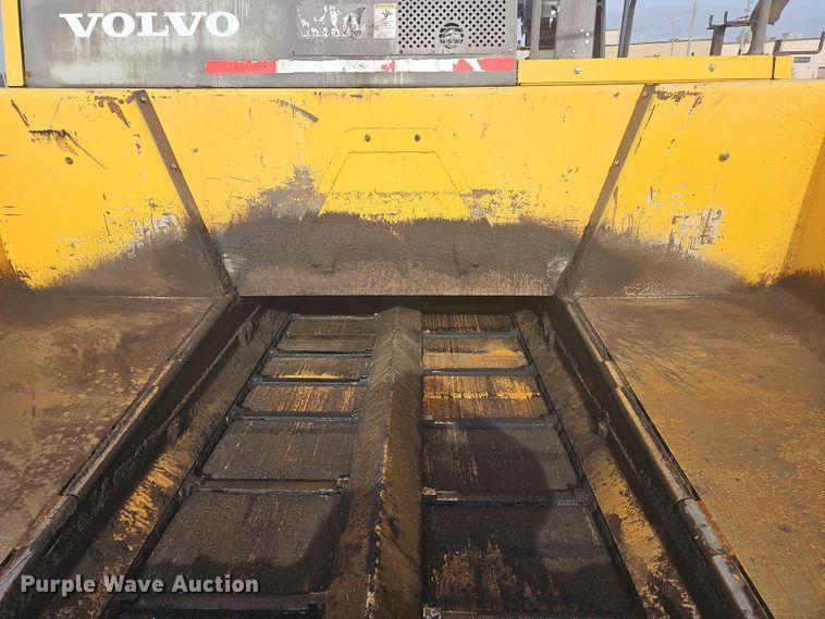 image for item NZ9106 2011 Volvo PF6110 paver