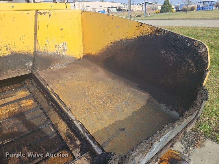 image for item NZ9106 2011 Volvo PF6110 paver