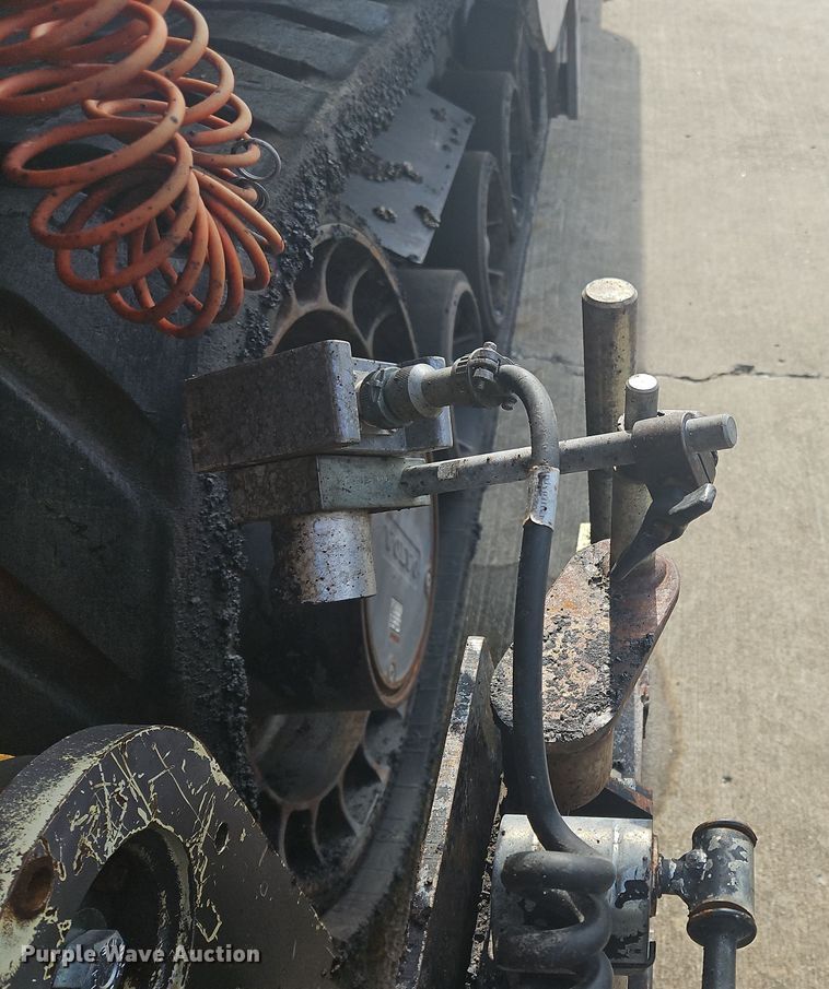 image for item NZ9106 2011 Volvo PF6110 paver