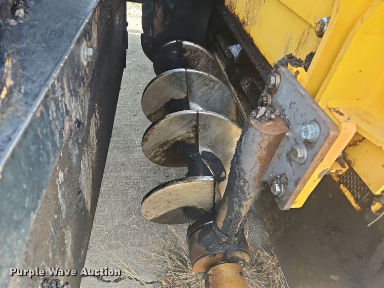 image for item NZ9106 2011 Volvo PF6110 paver