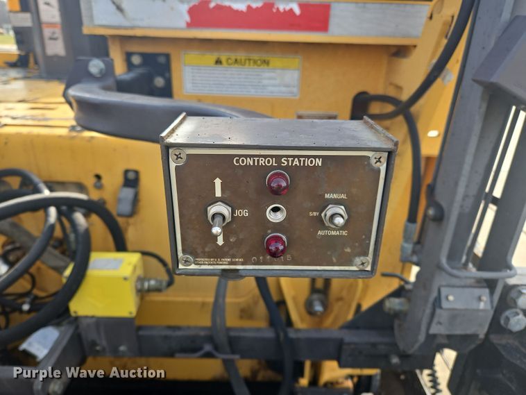 image for item NZ9106 2011 Volvo PF6110 paver