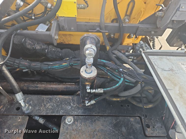 image for item NZ9106 2011 Volvo PF6110 paver