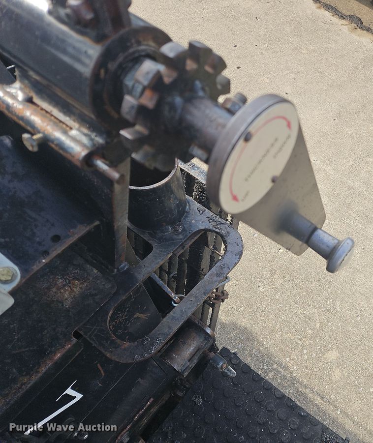 image for item NZ9106 2011 Volvo PF6110 paver