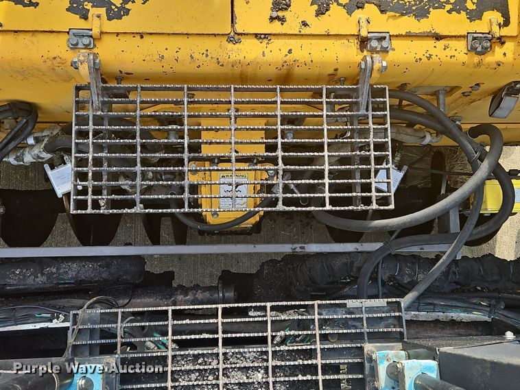 image for item NZ9106 2011 Volvo PF6110 paver