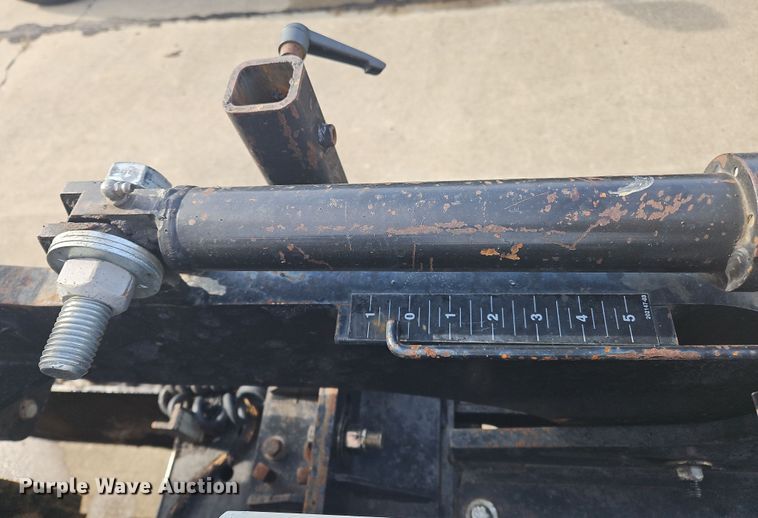 image for item NZ9106 2011 Volvo PF6110 paver