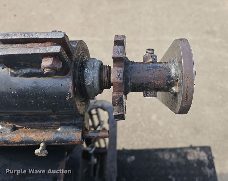 image for item NZ9106 2011 Volvo PF6110 paver