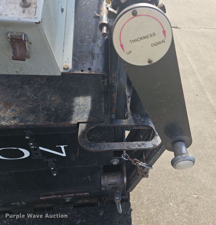 image for item NZ9106 2011 Volvo PF6110 paver