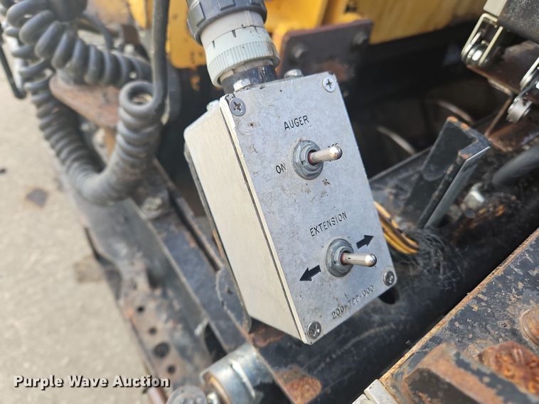 image for item NZ9106 2011 Volvo PF6110 paver