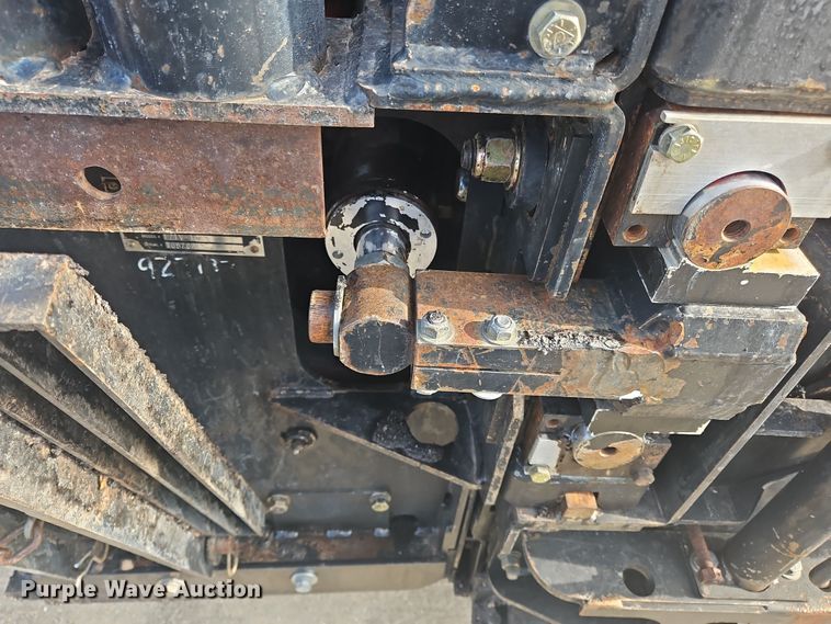 image for item NZ9106 2011 Volvo PF6110 paver